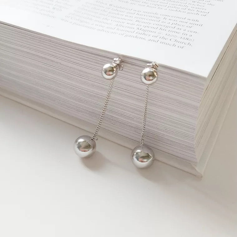 Doris Circle Ball Earrings