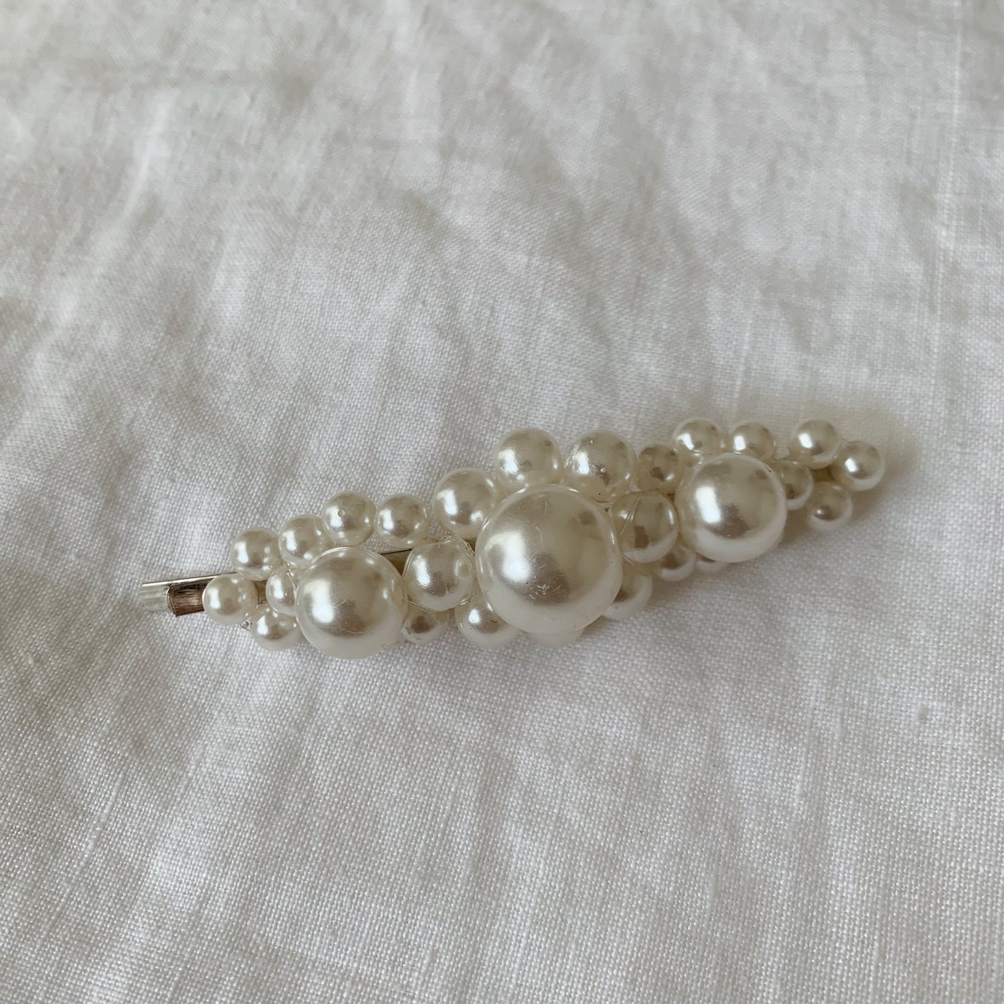 SIGOURNEY PEARL HAIR CLIP