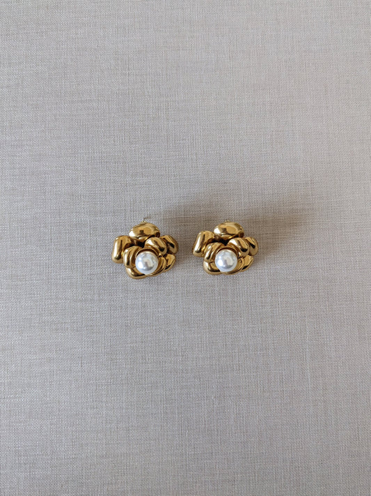 Laura Pearl Luxe Earrings