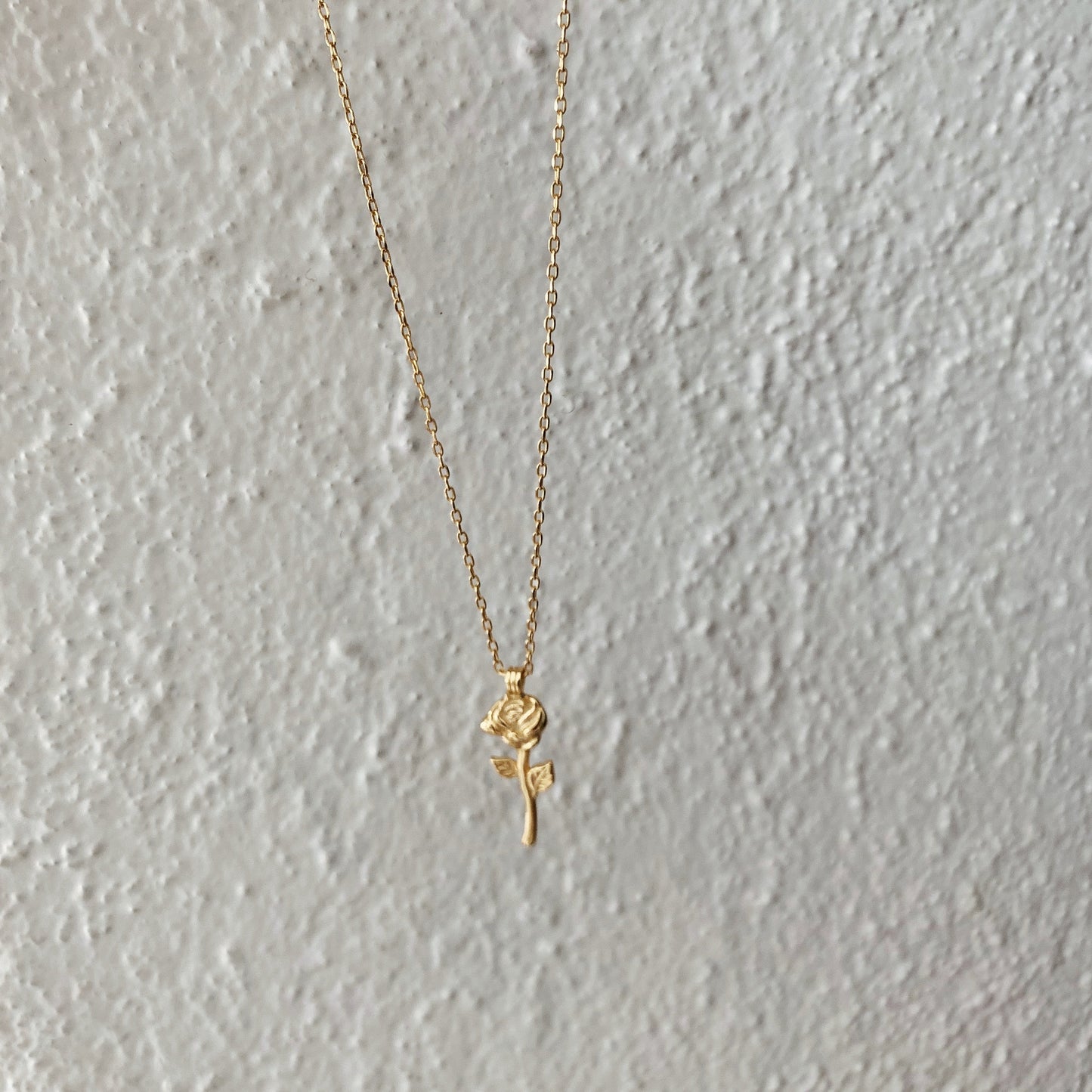 Rose Pendant Necklace