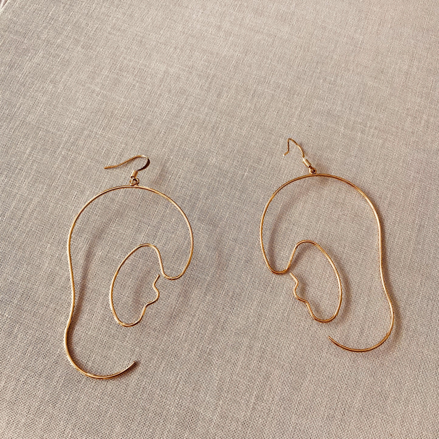 Mathis Fine Line Earrings